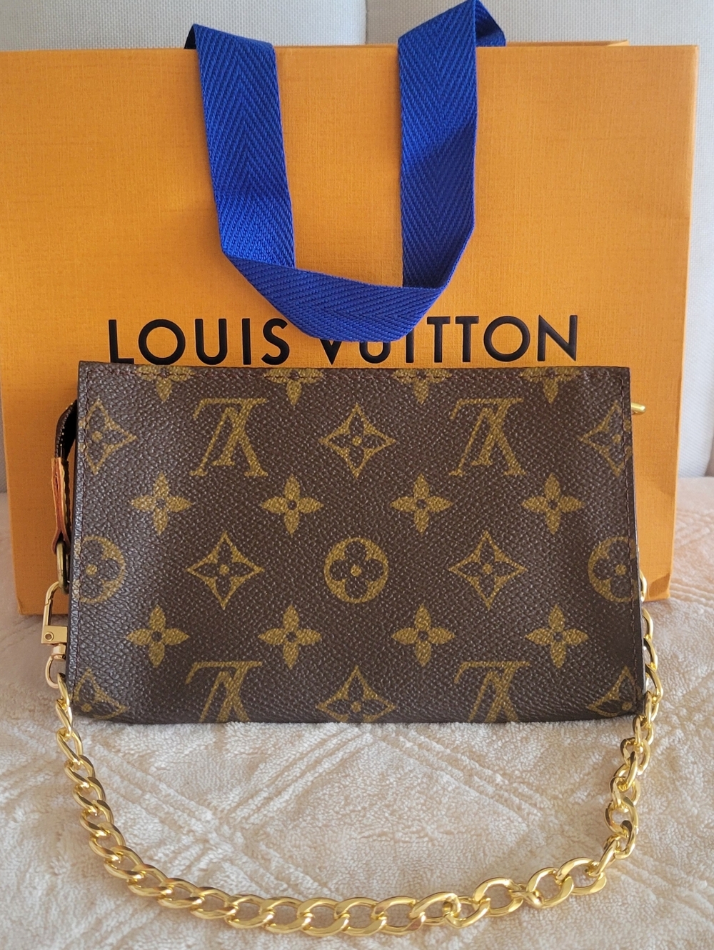 Authentuc Louis Vuitton Monogram Pouch ,serial number :VI0948 - Picture 3 of 13